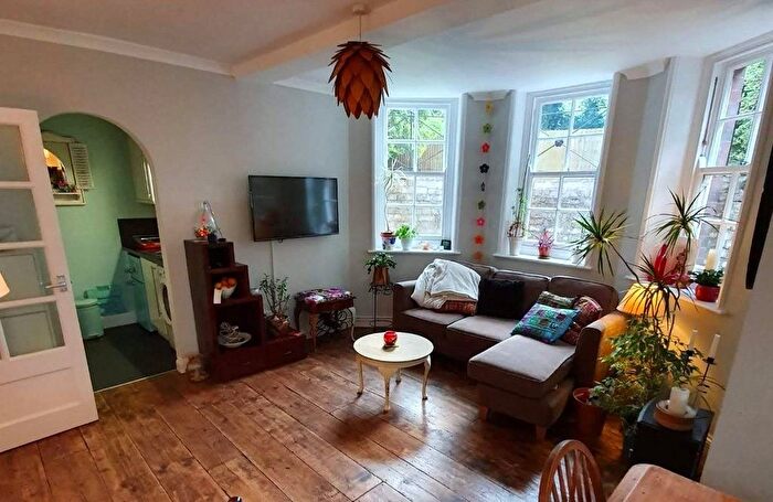1 Bedroom Flat For Sale In Overton Park Road, Cheltenham, Gloucestershire, GL50