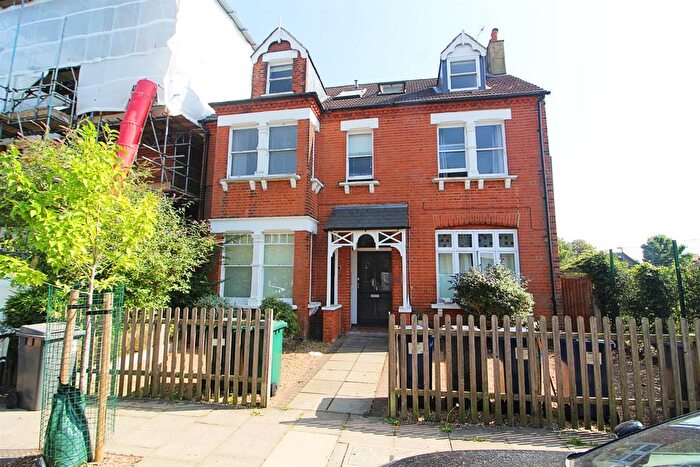 2 Bedroom Flat To Rent In Marriott Road, Barnet, EN5