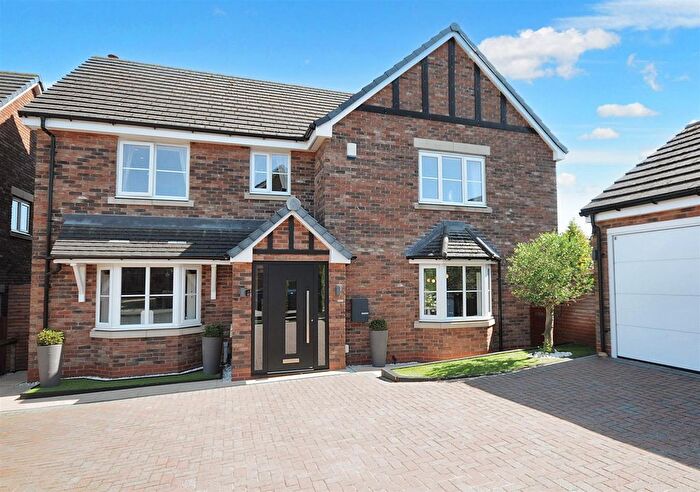 5 Bedroom Detached House For Sale In Hammond Rise, Tittensor, ST12