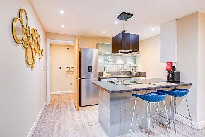 1 Bedroom Serviced Apartments To Rent In Lombard Road, London, SW11