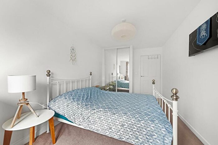 1 Bedroom Apartment For Sale In Worcester Close, Penge, London, SE20