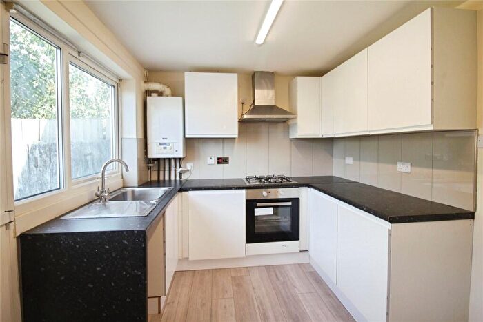 3 Bedroom Terraced House To Rent In Osborne Road, Basildon, SS16