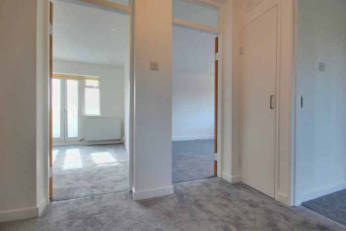 2 Bedroom Flat To Rent In Park Road, London, EN3