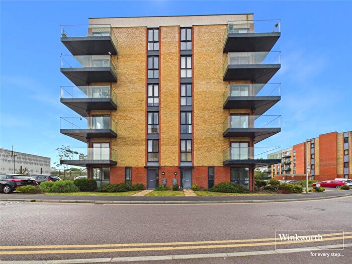 2 Bedroom Apartment For Sale In Oscar Wilde Road, Reading, Berkshire, RG1
