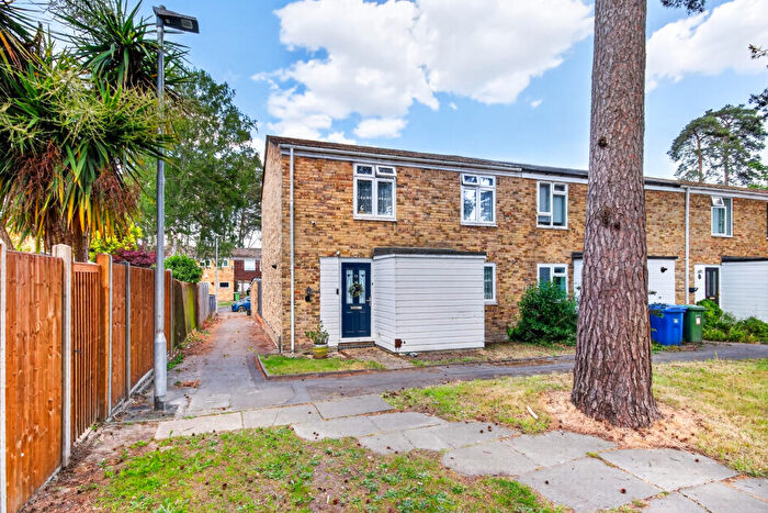 3 Bedroom Terraced House For Sale In Bucklebury, Berkshire, RG1