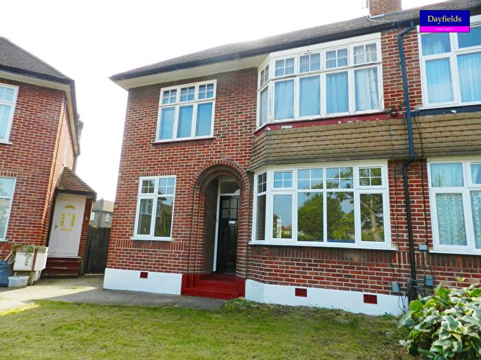 2 Bedroom Maisonette To Rent In Myddelton Close, Enfield, EN1