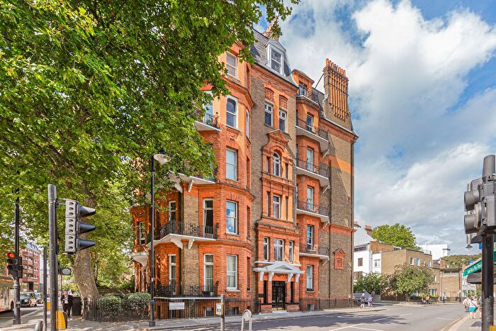 3 Bedroom Flat For Sale In Gloucester Road, London, SW7