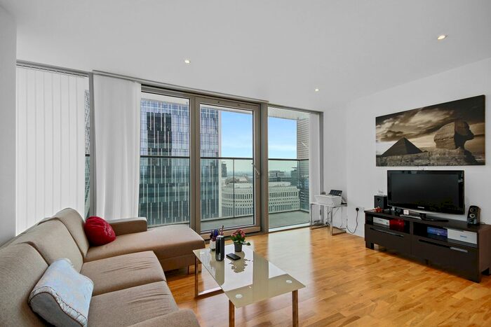 2 Bedroom Flat To Rent In Landmark East, Canary Wharf, E14