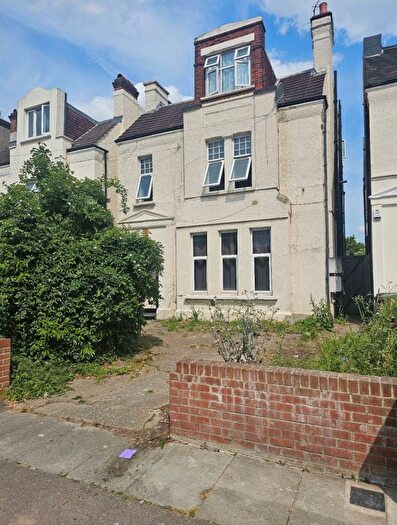 1 Bedroom Detached House To Rent In Hurstbourne Road, London, SE23