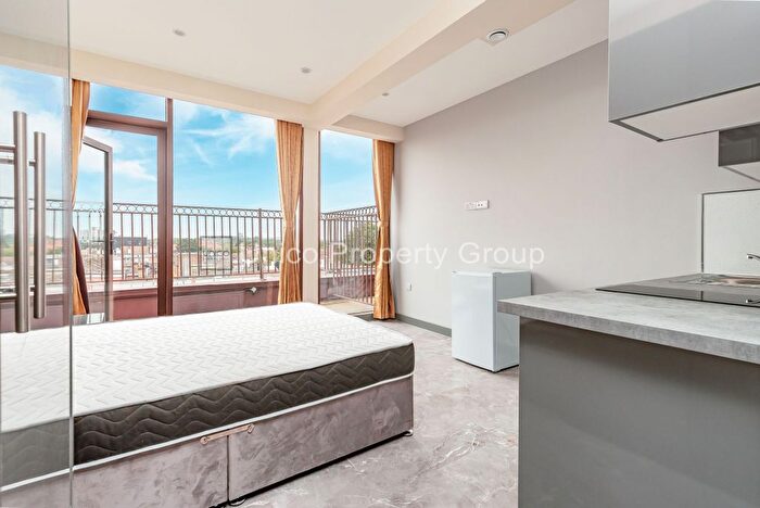 Studio To Rent In Cranbrook Road, Ilford, IG1