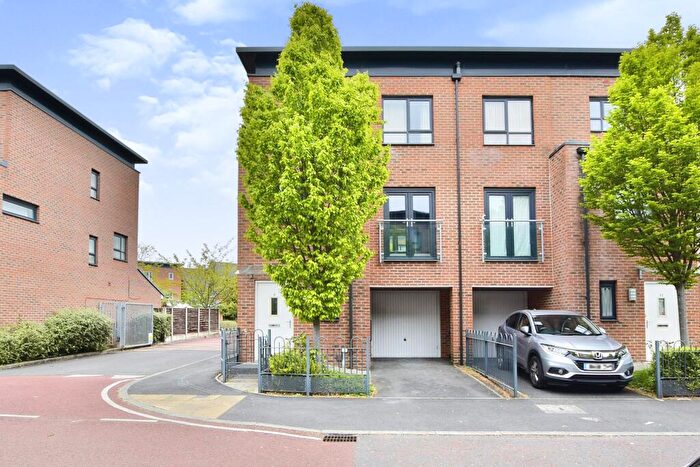 4 Bedroom Semi-Detached House To Rent In Lord Street, Salford, M7