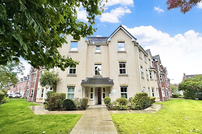 2 Bedroom Property To Rent In Maryport Drive, Altrincham, WA15
