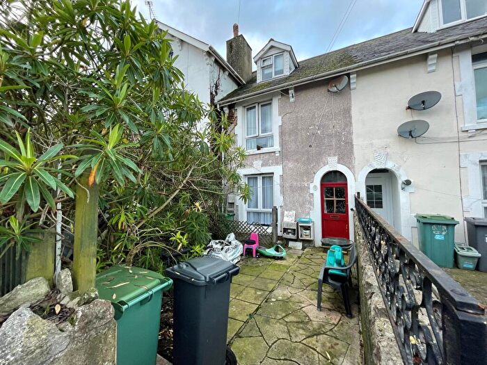 2 Bedroom Maisonette To Rent In Upper Highland Road, PO33