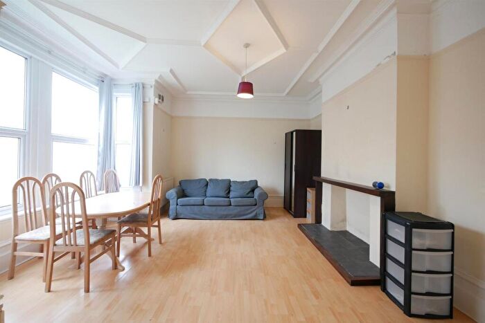 1 Bedroom Apartment To Rent In Preston Road, Leytonstone, London, E11