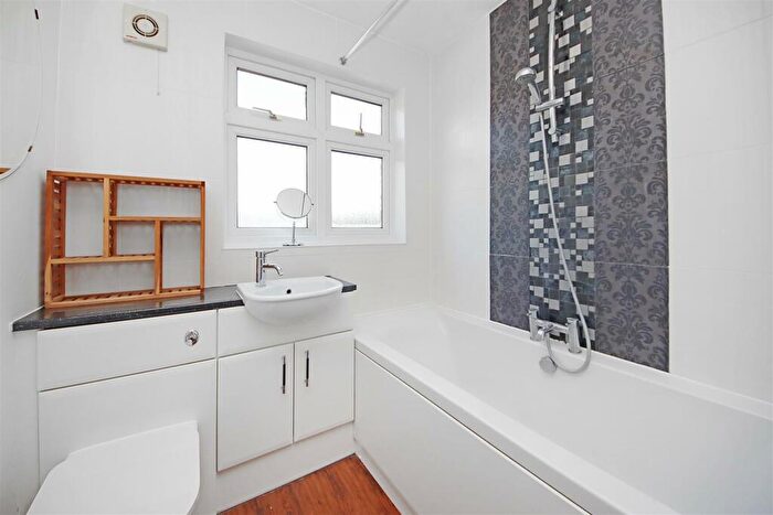 1 Bedroom Flat For Sale In Kings Hedges Road, Cambridge, CB4