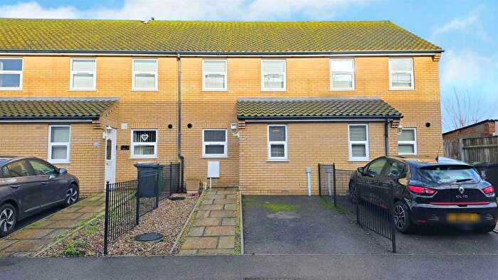 2 Bedroom Terraced House For Sale In Dock Tavern Lane, Gorleston, NR31