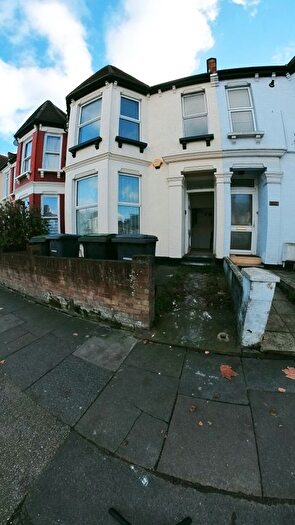 5 Bedroom Terraced House For Sale In St. Ann's Road, London, N15