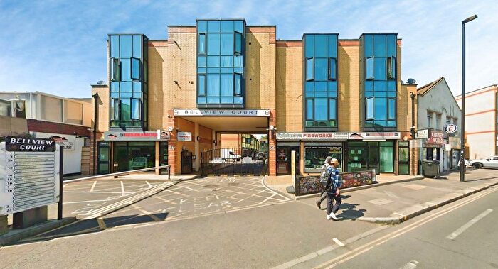 2 Bedroom Flat To Rent In Bellview Court, Hanworth Road, Hounslow, TW3