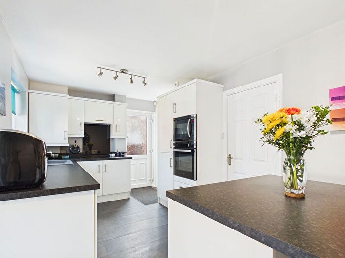 3 Bedroom Detached House For Sale In Seaton Close, Gateshead, NE10