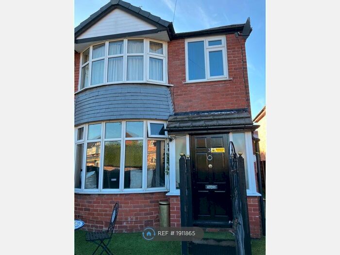 3 Bedroom Semi-Detached House To Rent In Deansgate Lane, Trafford, WA15