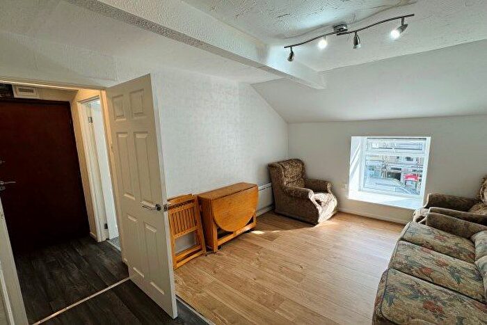 1 Bedroom Flat To Rent In Lammas Street, Carmarthen, SA31