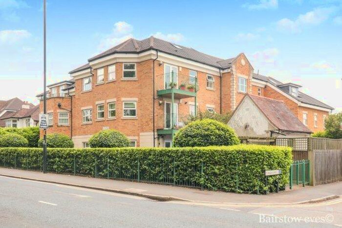2 Bedroom Flat To Rent In The Ridgeway, Enfield, EN2