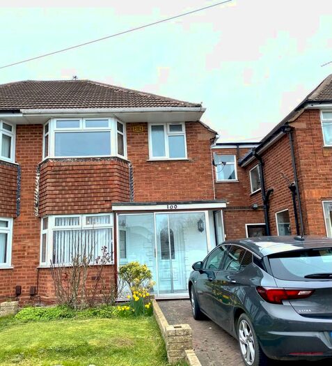 3 Bedroom Semi-Detached House To Rent In Wichnor Road, Solihull, B92