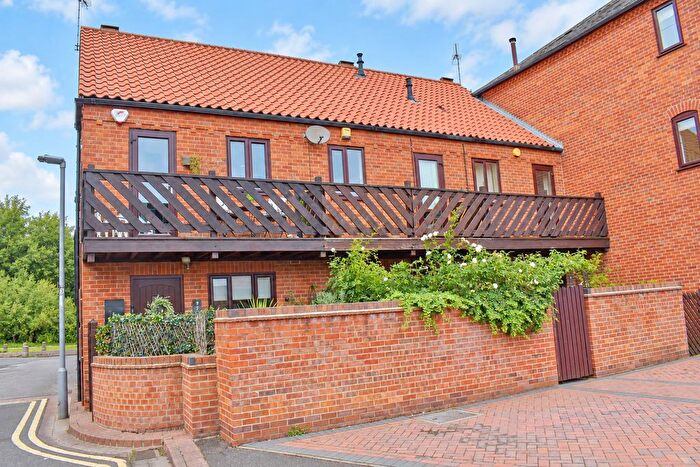 2 Bedroom End Terrace House For Sale In Tannery Wharf, Newark, NG24