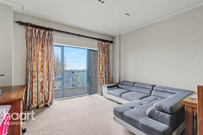 2 Bedroom Block Of Apartments For Sale In Purley Way, Croydon, CR0