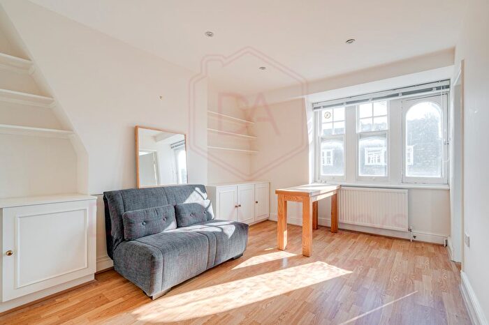 1 Bedroom Flat To Rent In Glenmore Road, Belsize Park, London, NW3