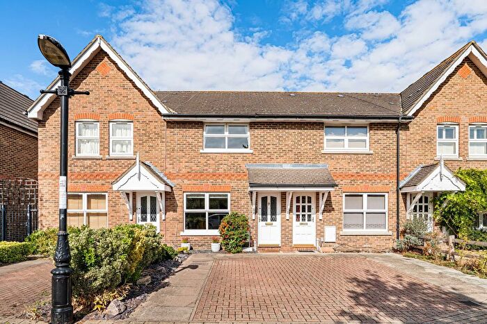 2 Bedroom Terraced House For Sale In Billets Hart Close, Hanwell, W7
