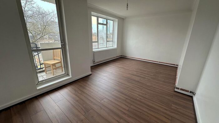 2 Bedroom Flat To Rent In Goodrich House, Amhurst Park, N16