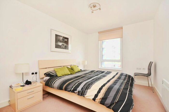2 Bedroom Flat To Rent In Tarves Way, Greenwich, London, SE10