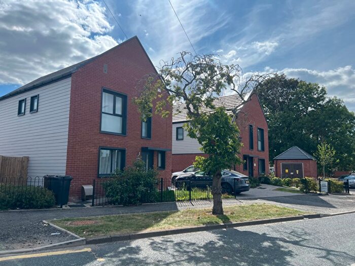 4 Bedroom Property To Rent In Northwood Park Road, Wolverhampton, WV10