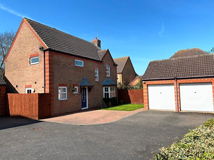 4 Bedroom Detached House For Sale In Townsend Way, Folksworth, Peterborough, PE7
