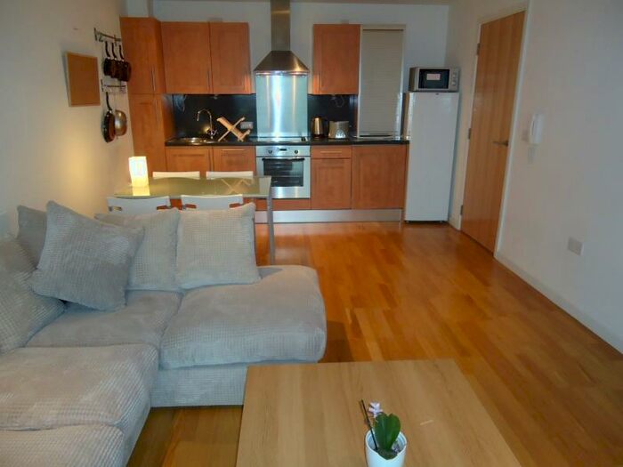 2 Bedroom Apartment To Rent In Gateway North, Crown Point Road, LS9