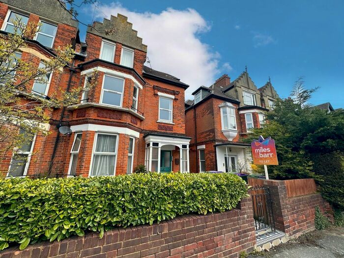 2 Bedroom Flat To Rent In Kingsnorth Gardens, Folkestone, CT20