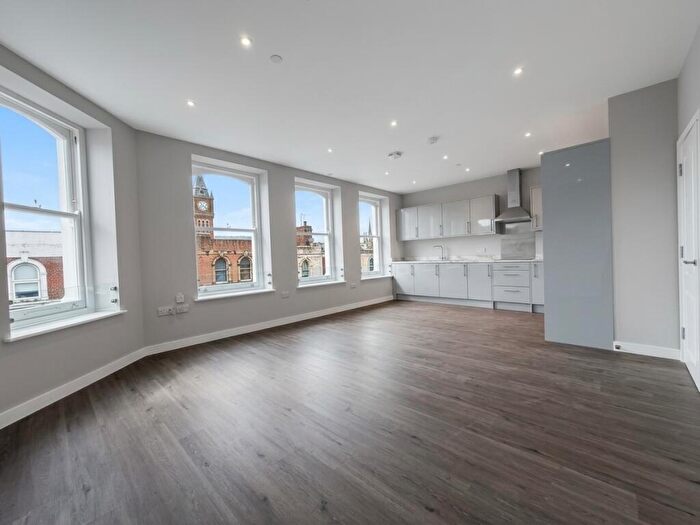 3 Bedroom Apartment To Rent In Sutton Court Road, Sutton, SM1