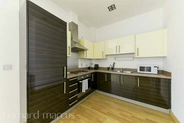 2 Bedroom Flat To Rent In Manor Road, Wallington, SM6