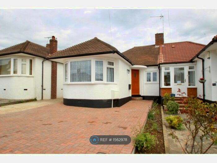 3 Bedroom Bungalow To Rent In Borkwood Way, Orpington, BR6