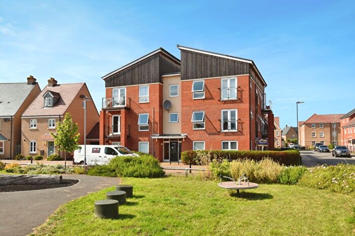 2 Bedroom Flat For Sale In Rutherford Way, Biggleswade, SG18