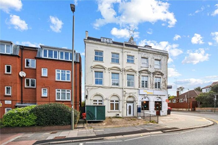 2 Bedroom Flat To Rent In Colney Hatch Lane, London, N10
