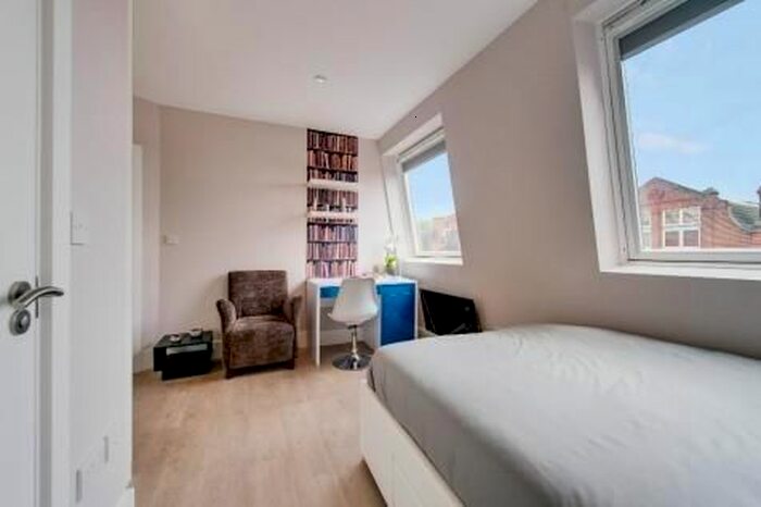 Studio To Rent In Lithos Road, London, NW3