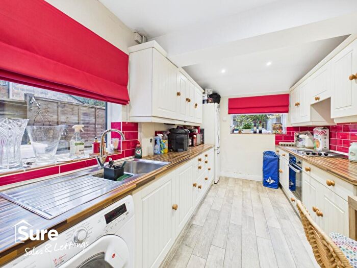 2 Bedroom Semi-Detached House To Rent In Leighton Buzzard Road, Hemel Hempstead, Hertfordshire, HP1