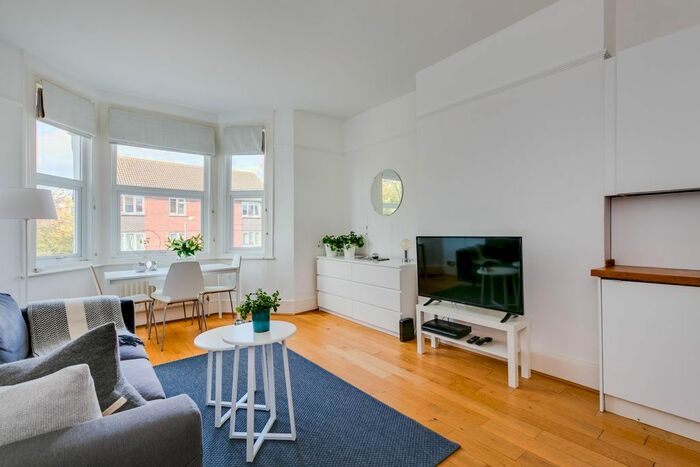 1 Bedroom Flat To Rent In Allfarthing Lane, Wandsworth, SW18