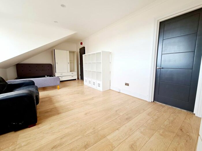 Flat To Rent In Grosvenor Avenue, Highbury, N5