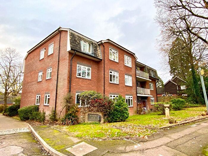 2 Bedroom Apartment To Rent In Albany Crescent, Claygate, KT10