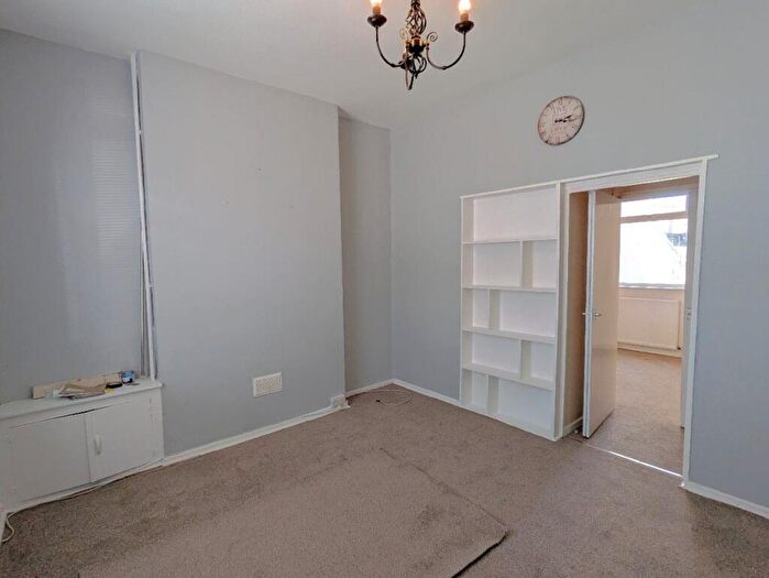 1 Bedroom Flat To Rent In Habershon Street, Splott, Cardiff, CF24