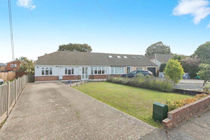 4 Bedroom Bungalow For Sale In Green Way, Hartley, Longfield, Kent, DA3