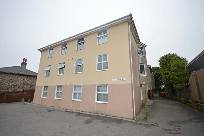 1 Bedroom Flat To Rent In Fore Street, Pool, TR15